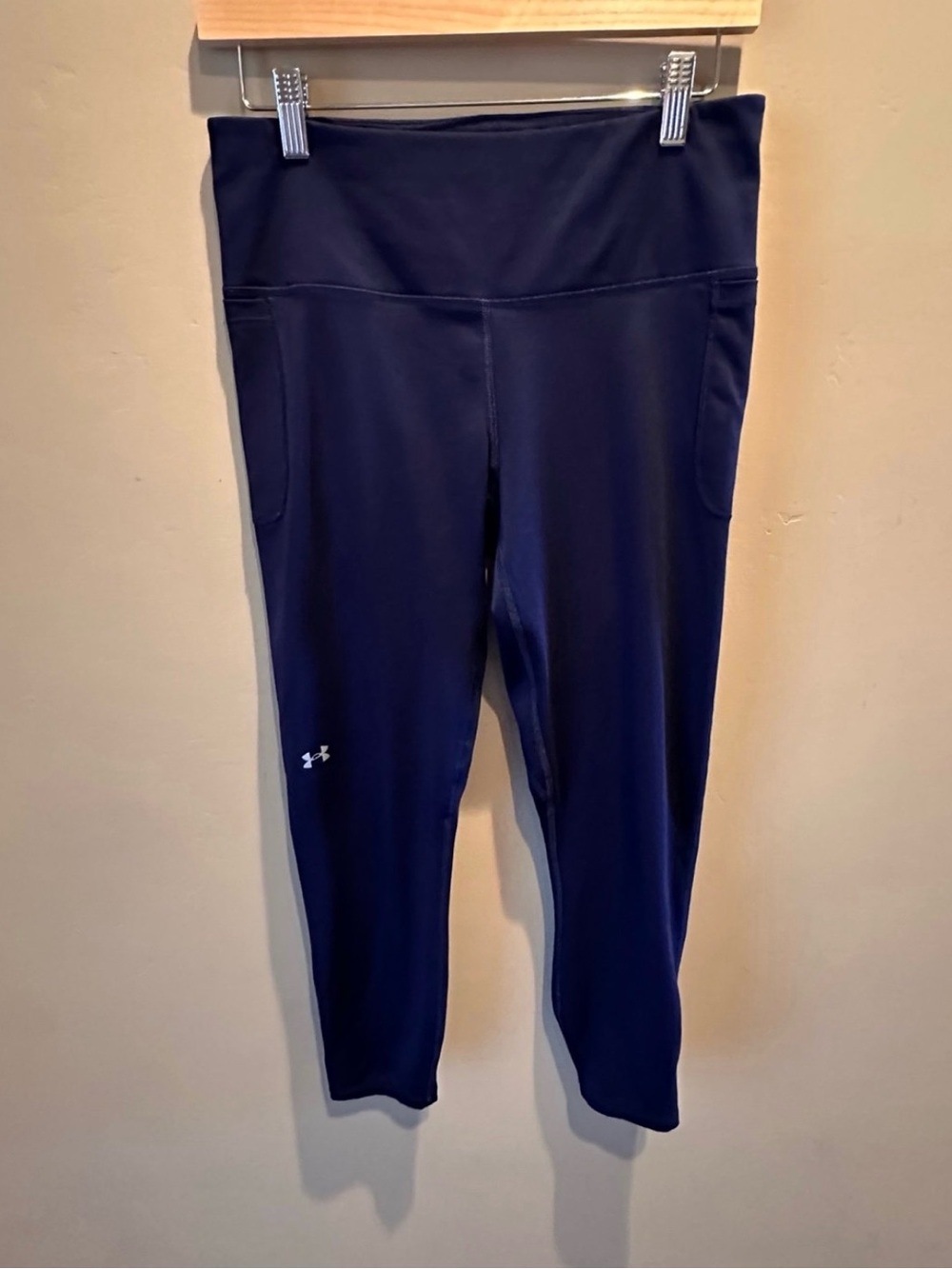 Under Armour Navy Capri Leggings with Side Pockets